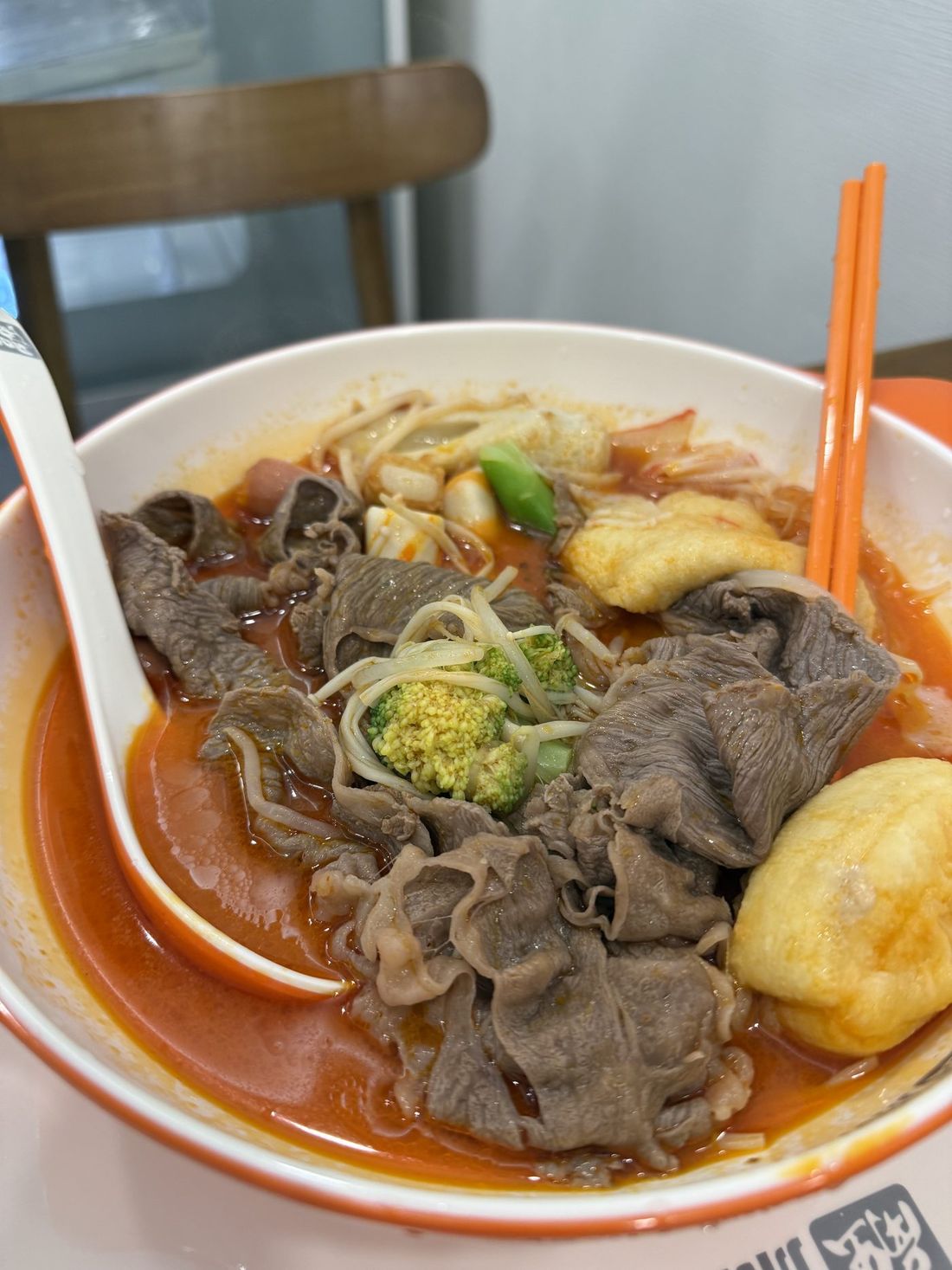 融 麻辣湯 具材と麺